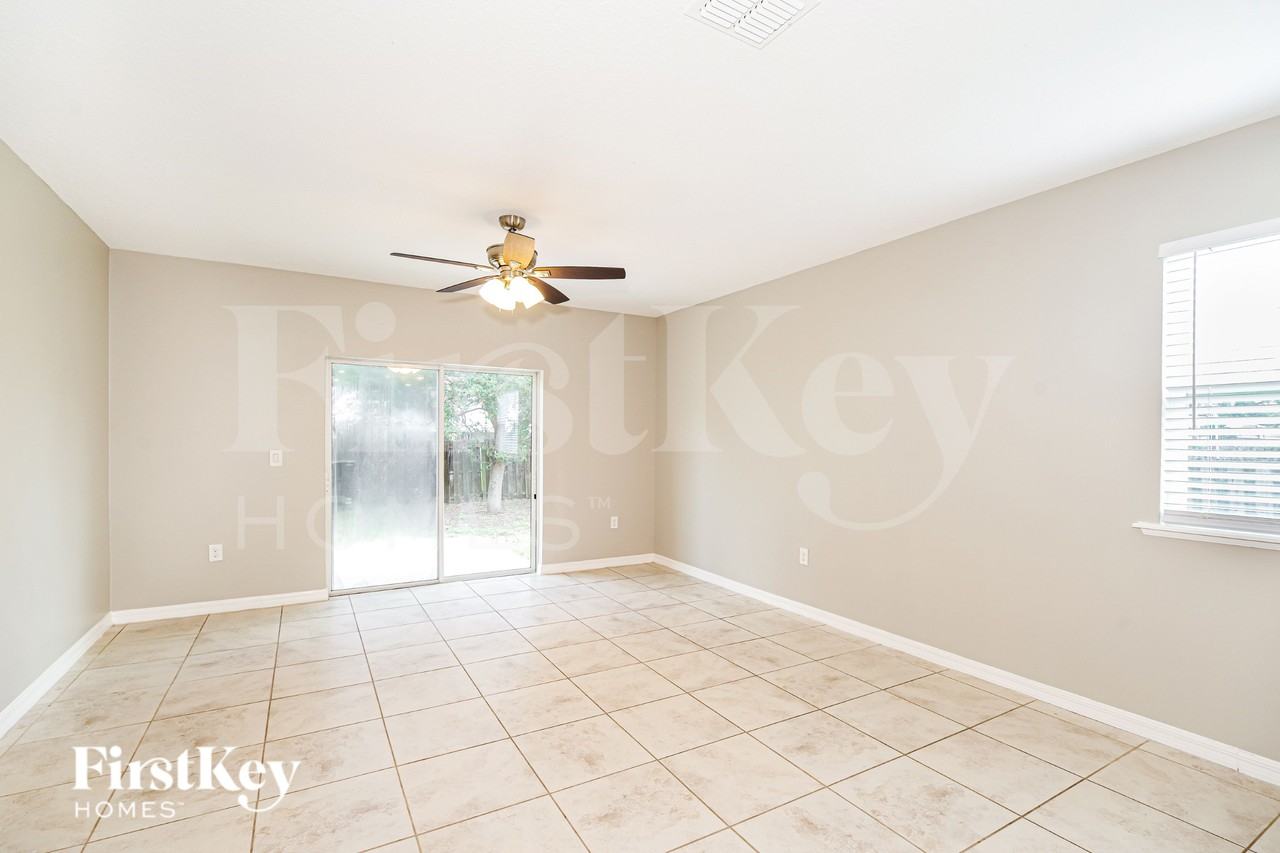3920 Scotland St - Photo 5 of 19
