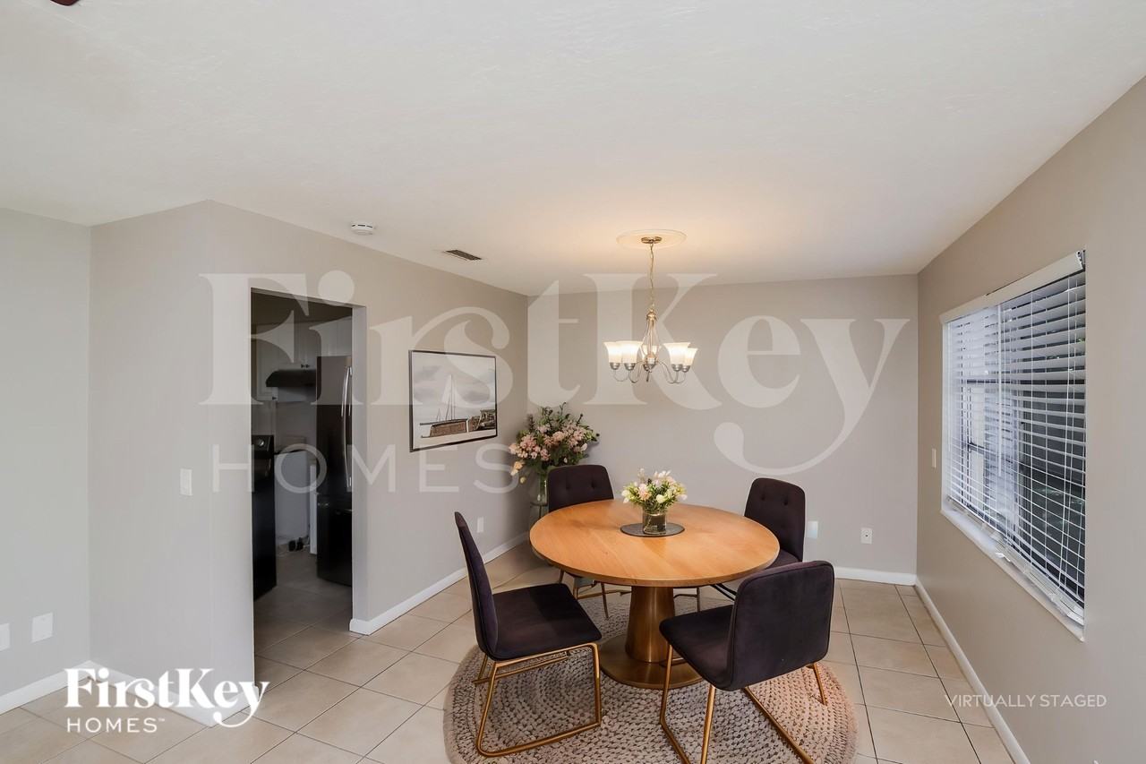 1056 Matador Dr - Photo 7 of 19