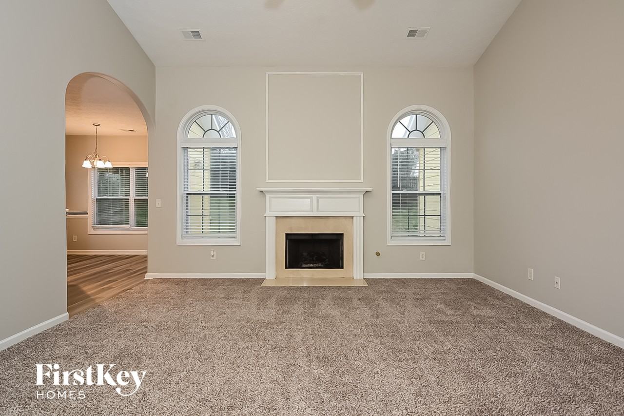 9123 Alden Dr - Photo 3 of 15