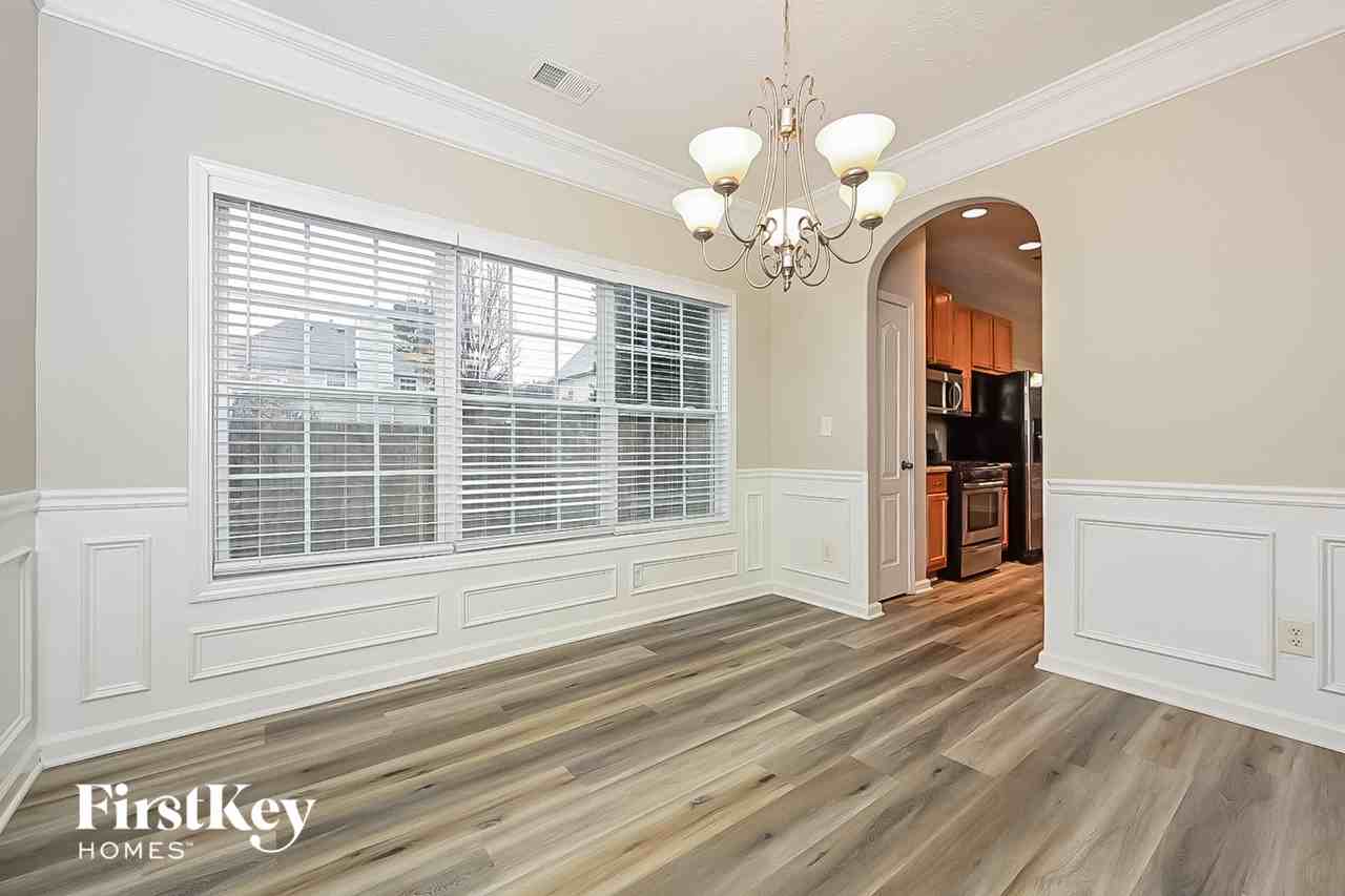 9123 Alden Dr - Photo 4 of 15