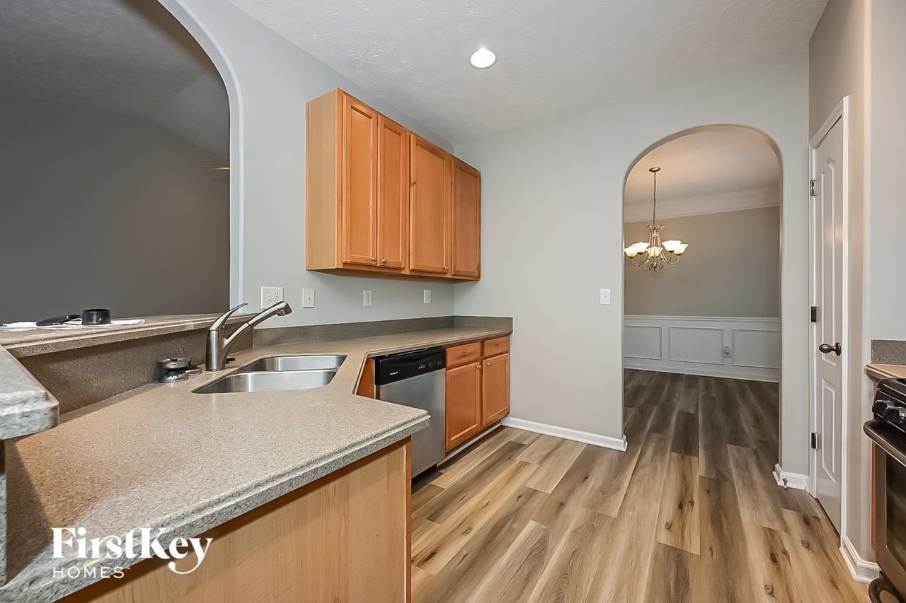 9123 Alden Dr - Photo 6 of 15