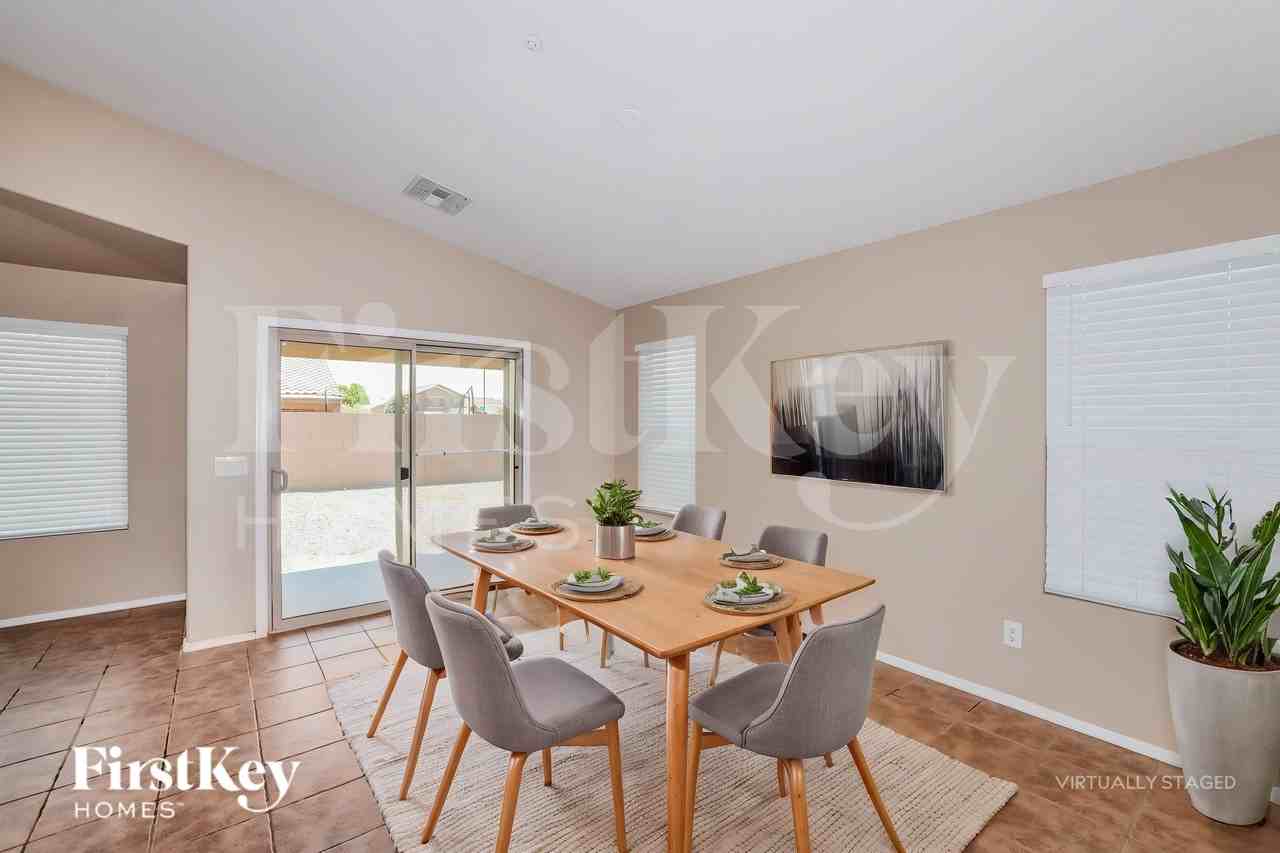 11329 W Harrison St - Photo 7 of 19