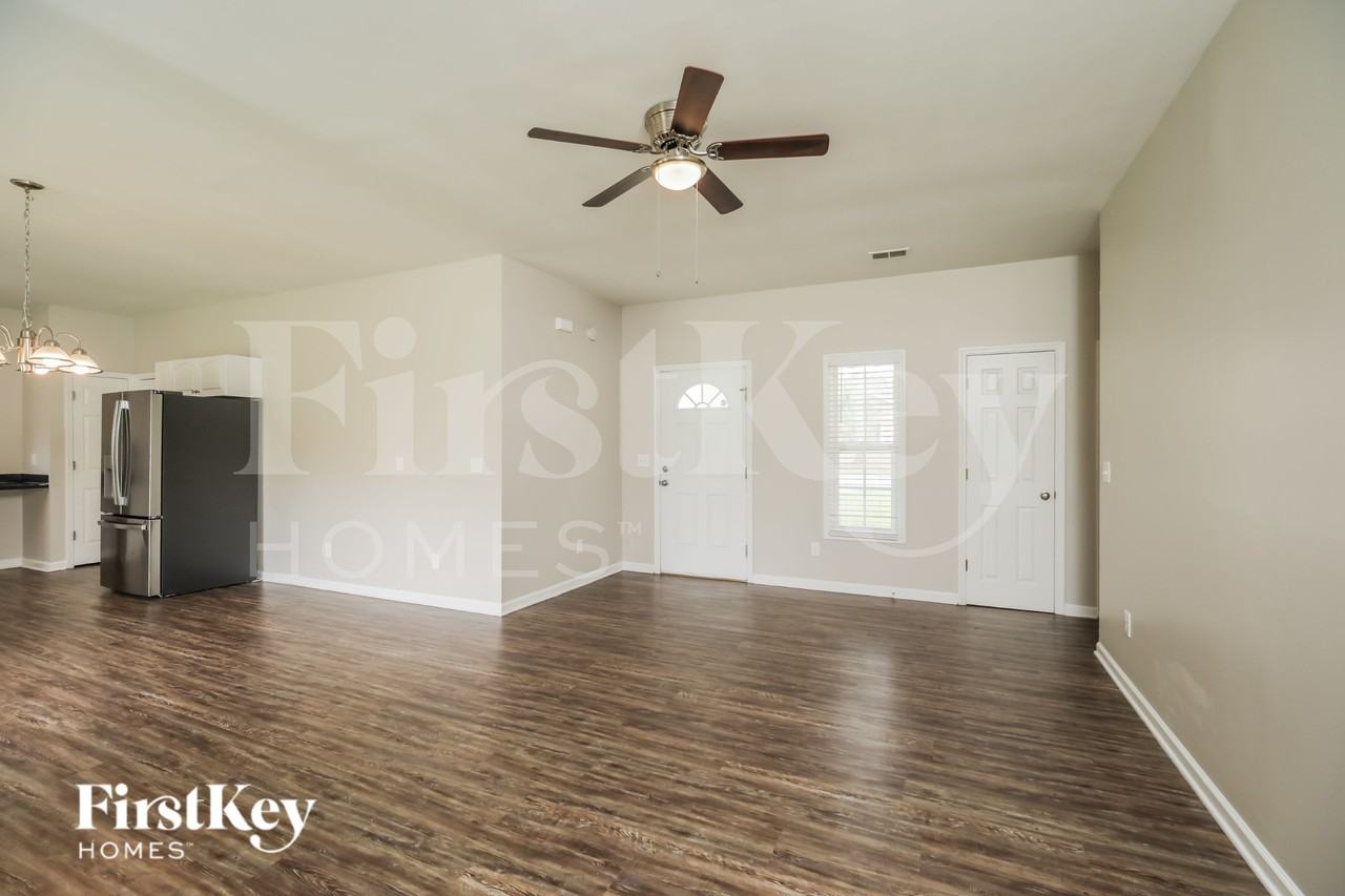 105 Resinwood Rd - Photo 3 of 16