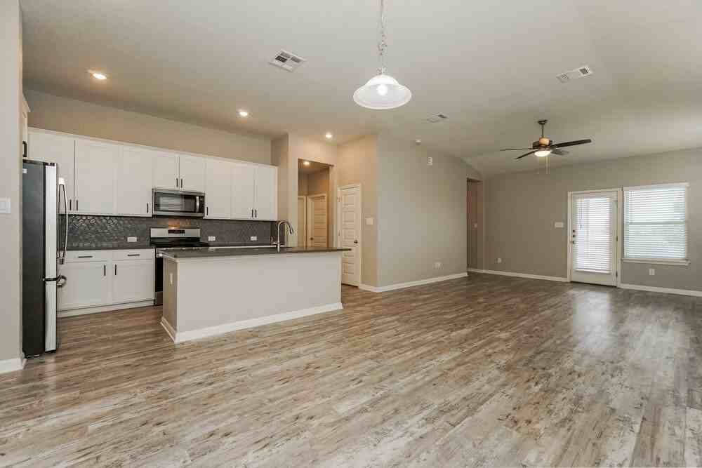 9410 Novacek Blvd - Photo 6 of 16