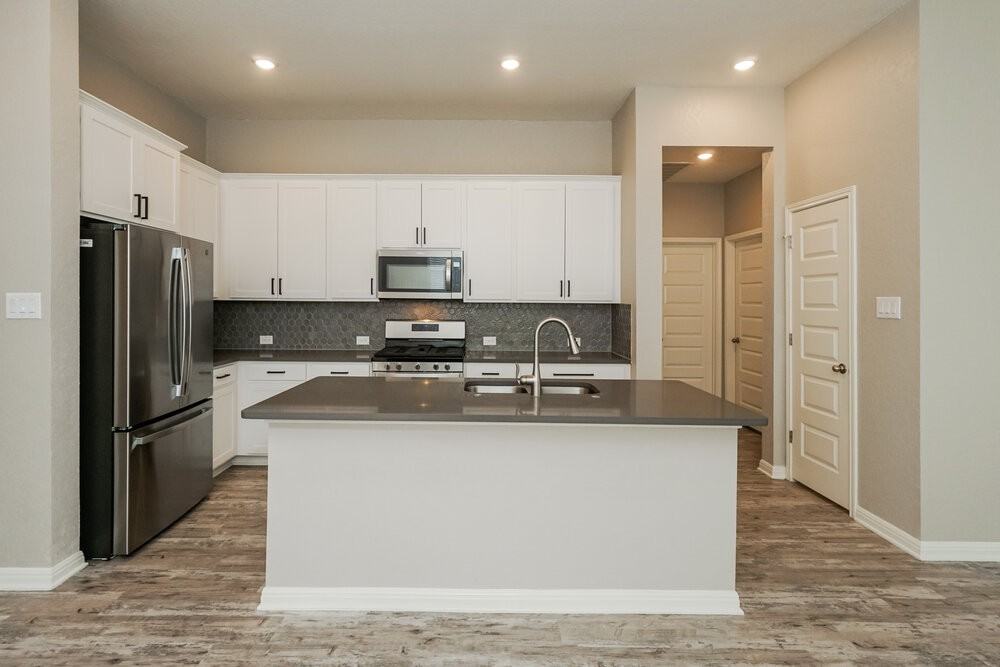 9410 Novacek Blvd - Photo 7 of 16