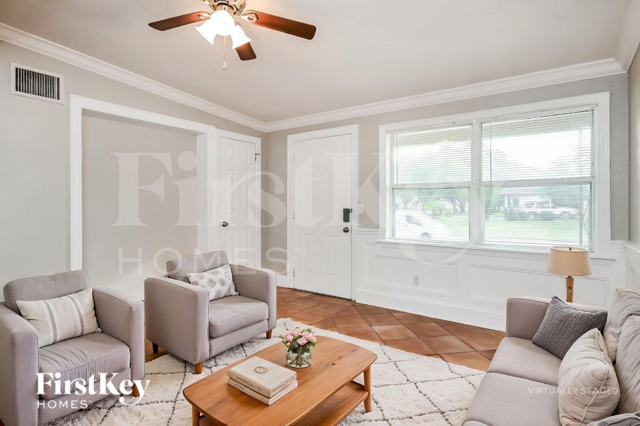 8013 Powell Dr - Photo 5 of 20