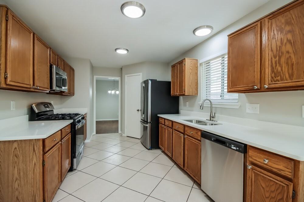 5015 Cupids Bower Ct - Photo 7 of 17