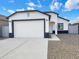 featured image of 1112 E 4th St #1