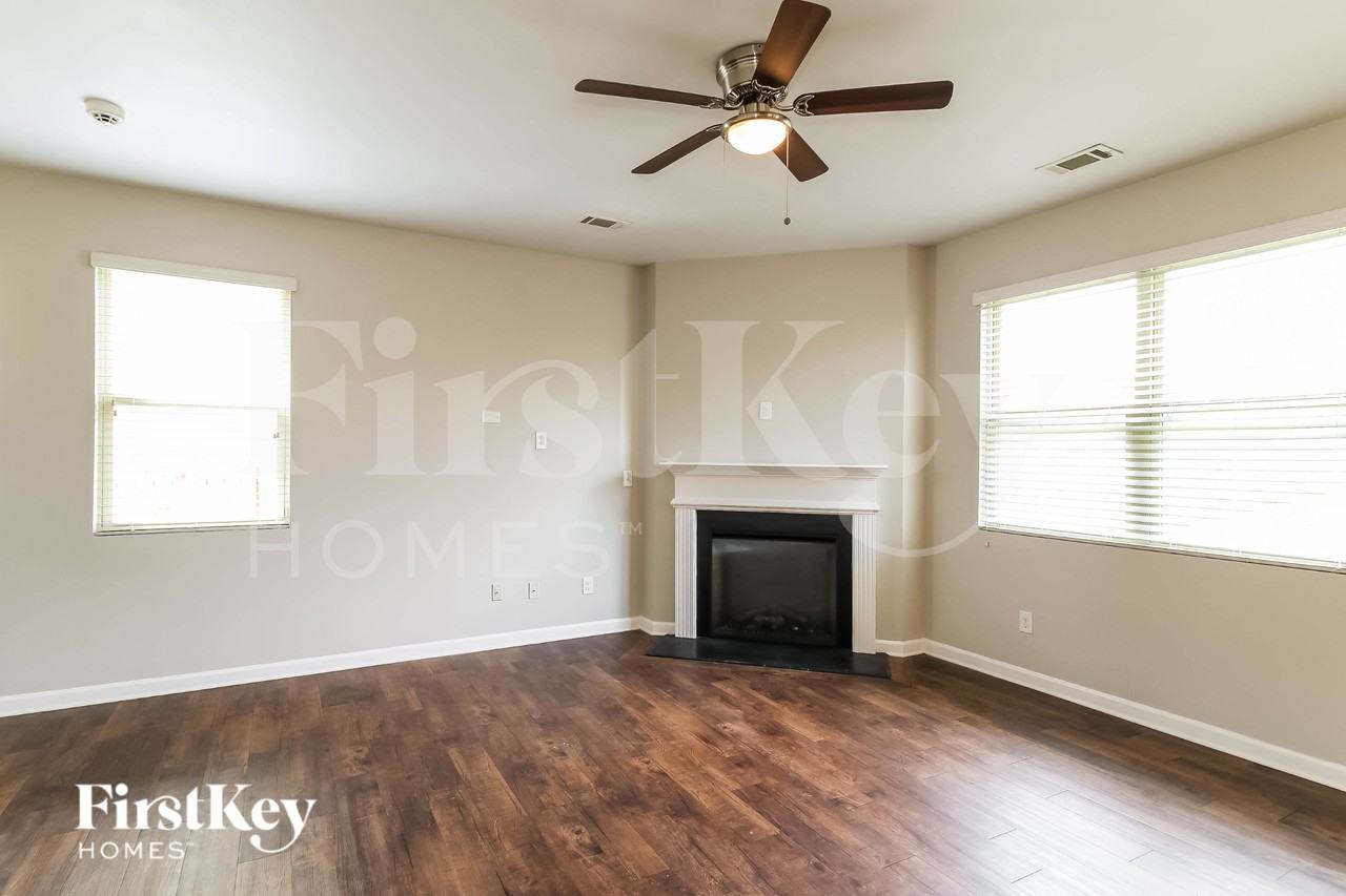 5519 Luther Ct - Photo 3 of 19