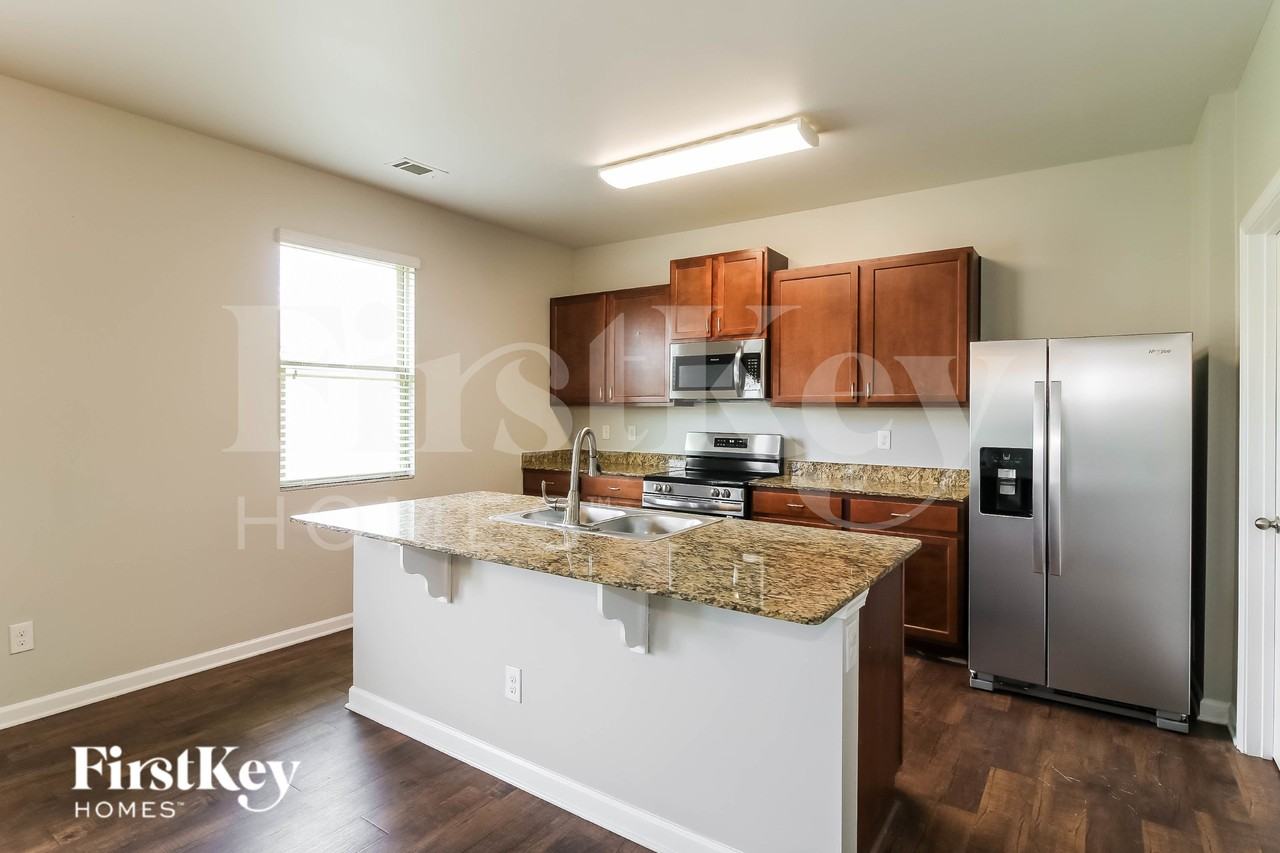 5519 Luther Ct - Photo 5 of 19