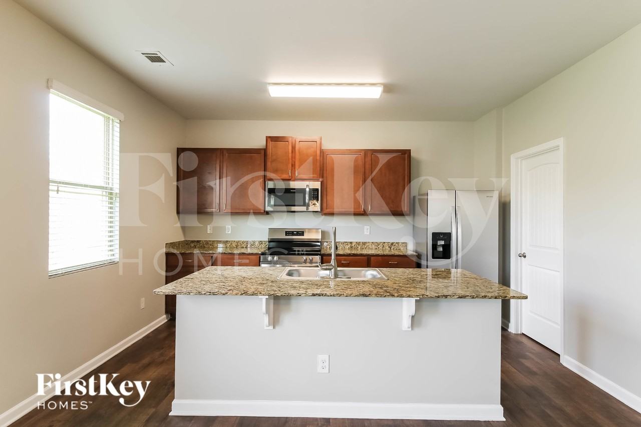 5519 Luther Ct - Photo 6 of 19