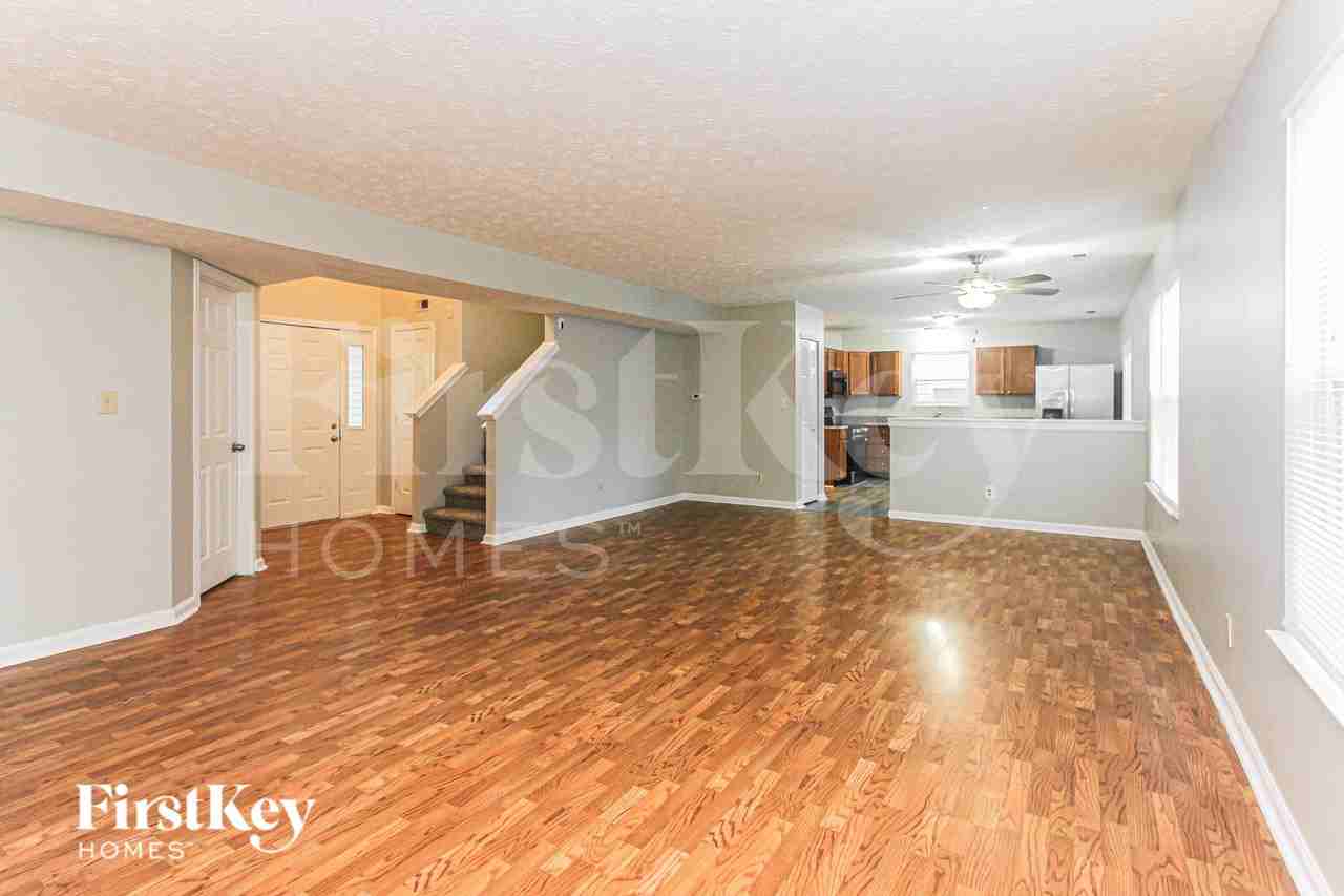 5313 Waterton Lakes Dr - Photo 3 of 19