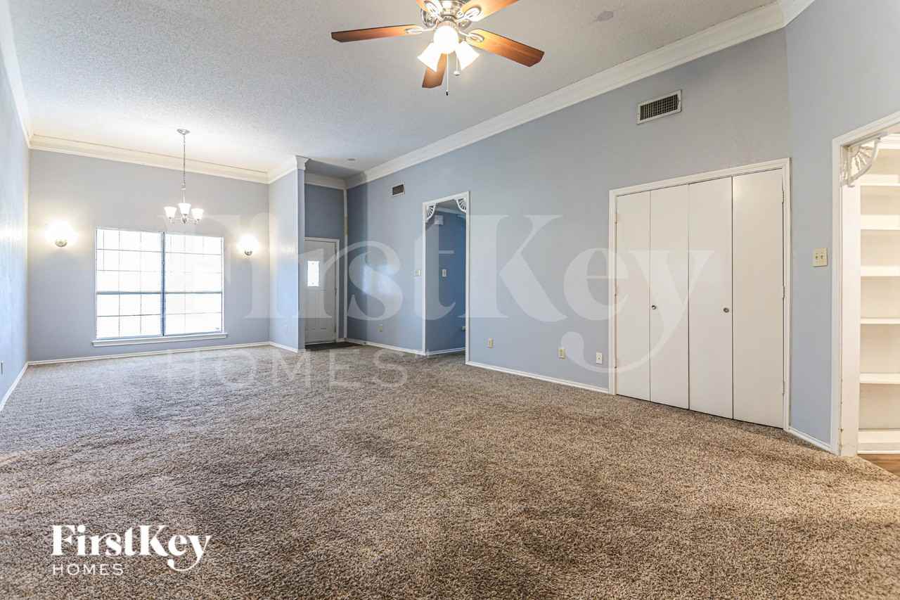 5302 Deep Canyon Dr - Photo 5 of 19