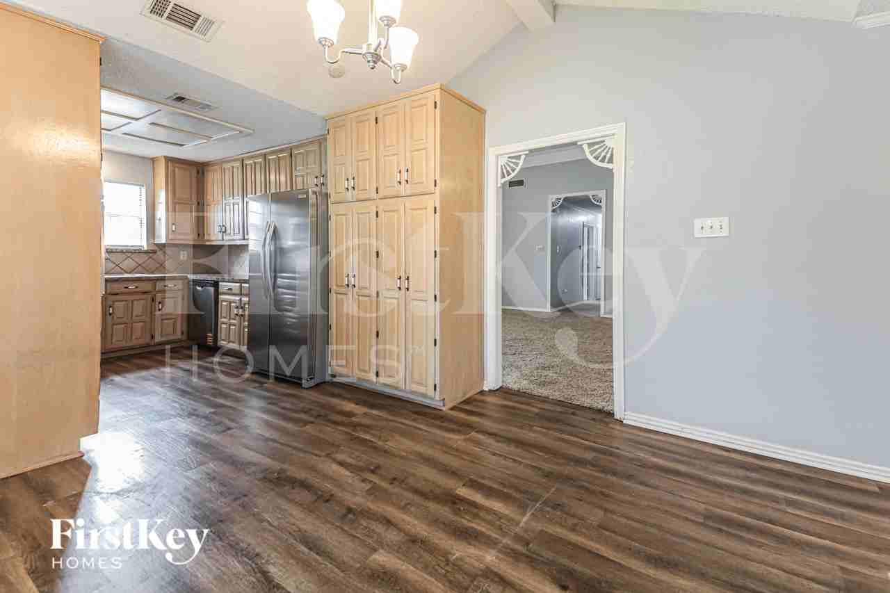 5302 Deep Canyon Dr - Photo 6 of 19