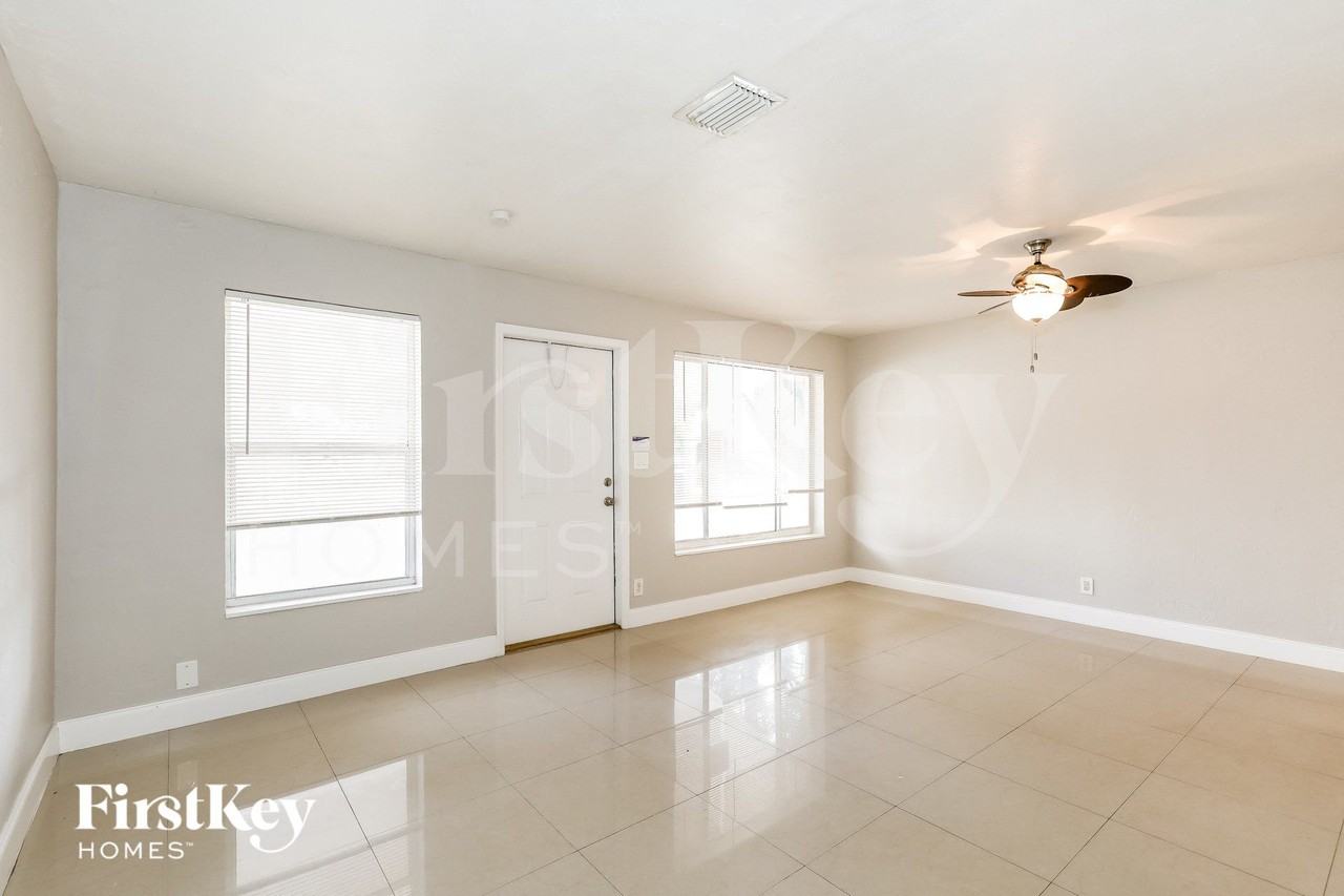 3763 Swstreet - Photo 3 of 16
