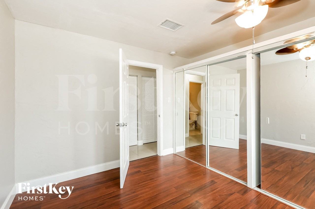 3763 Swstreet - Photo 6 of 16