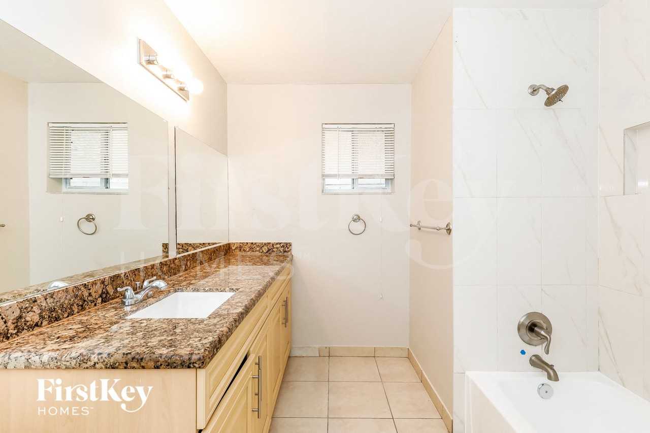 3763 Swstreet - Photo 7 of 16
