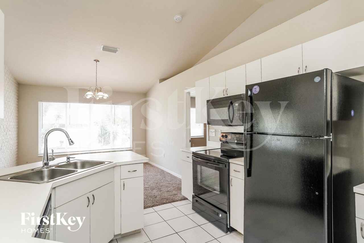 300 Se 16th St - Photo 6 of 15