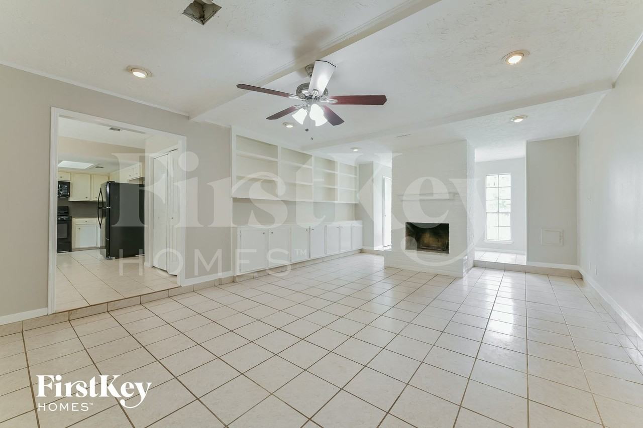 2506 Rambling Brook Dr - Photo 3 of 16
