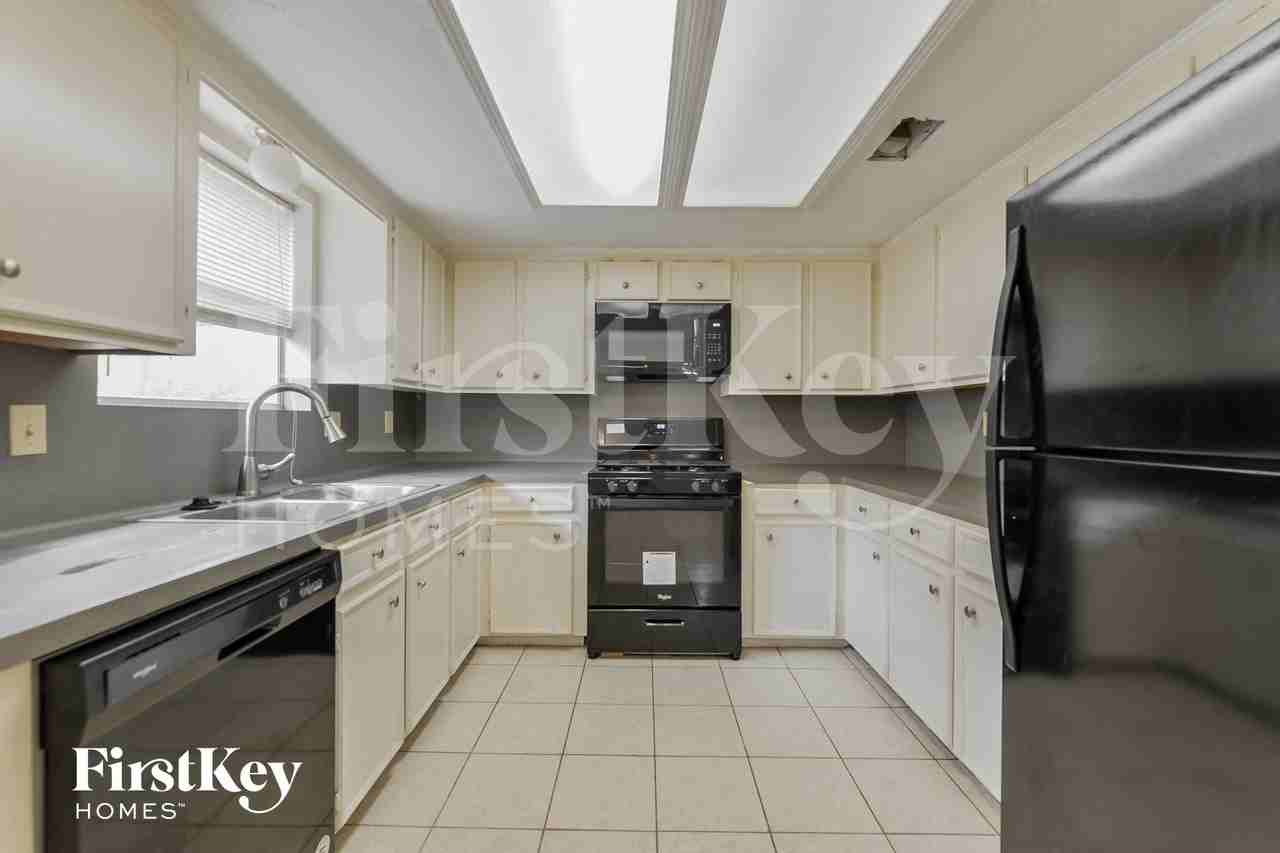 2506 Rambling Brook Dr - Photo 7 of 16