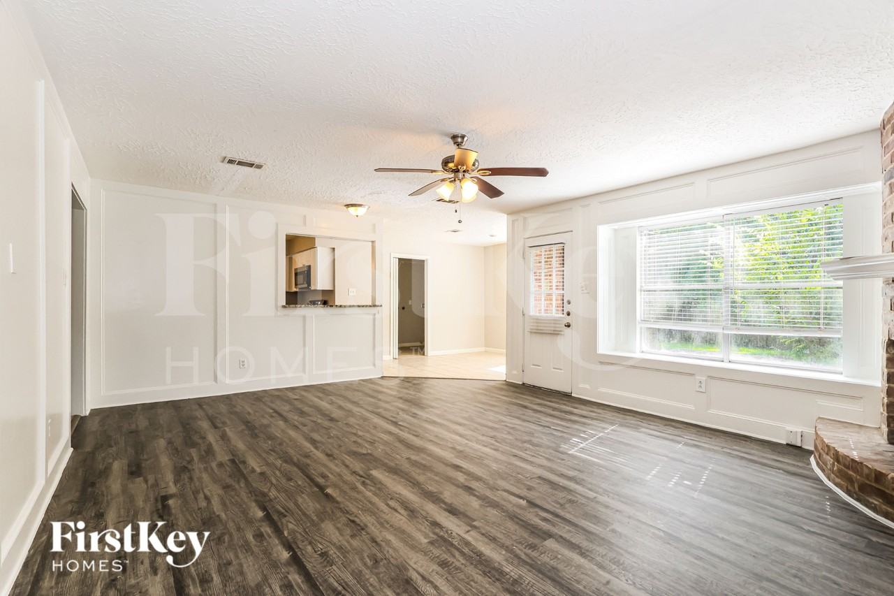 24106 Creekview Dr - Photo 5 of 19