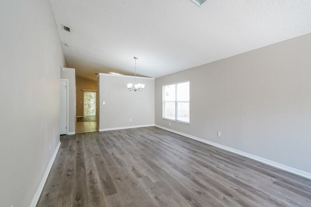 1831 Coyote Pl - Photo 3 of 16