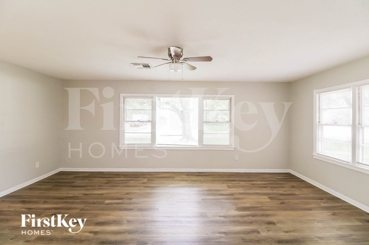 1108 W Camp Cir - Photo 6 of 20