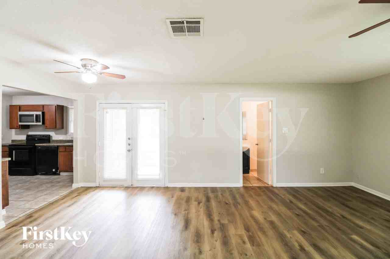 1108 W Camp Cir - Photo 7 of 20