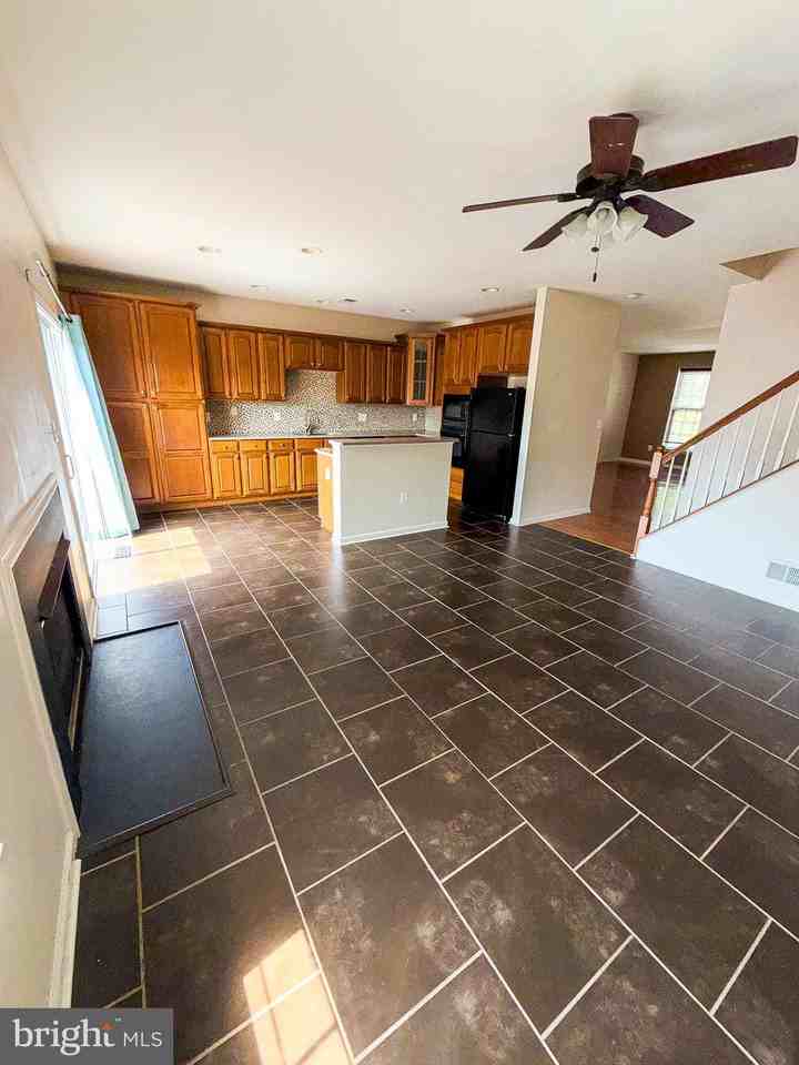 1202 Ellis Ave - Photo 7 of 17