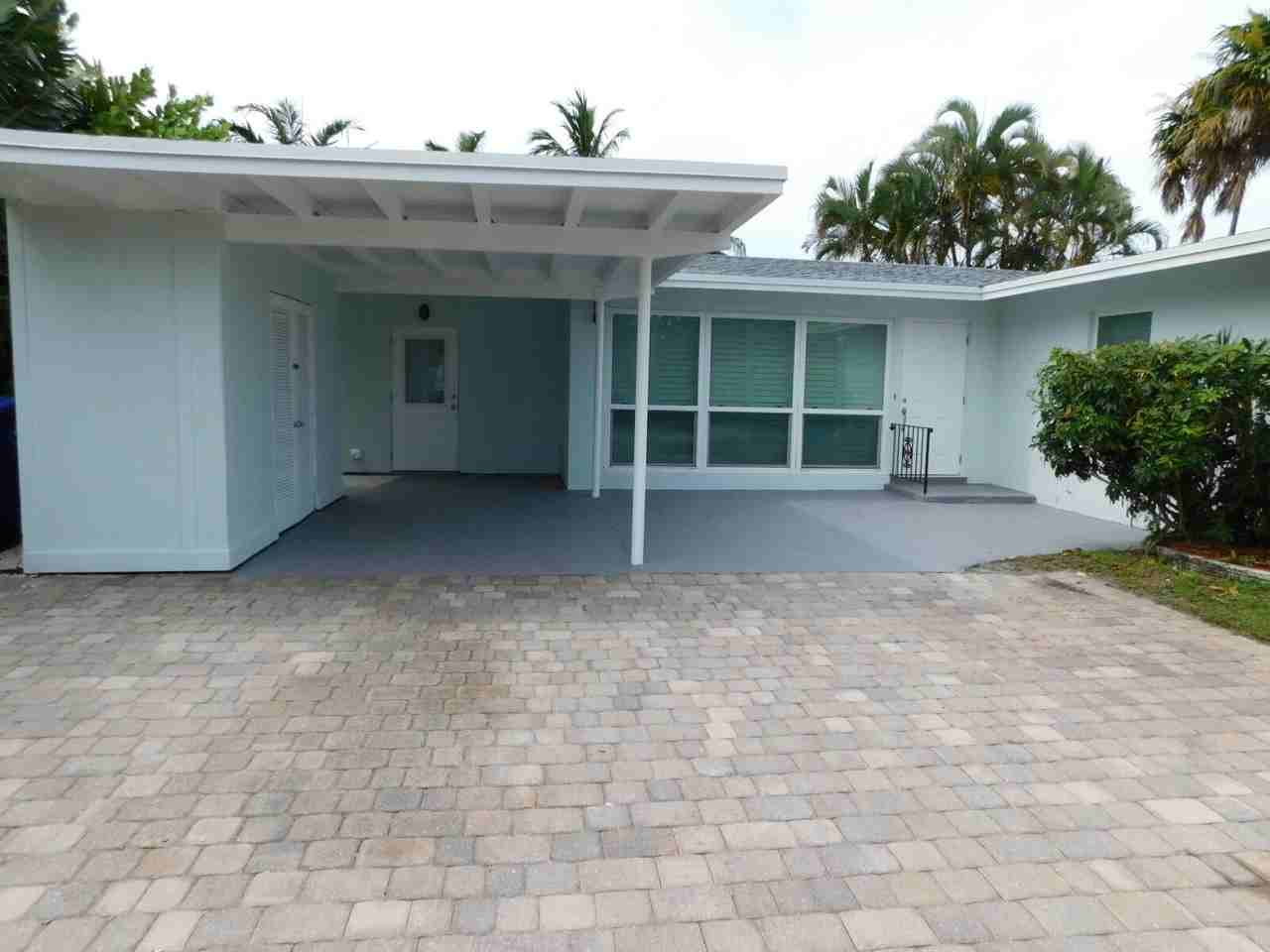 1721 Sw 5th St - Photo 2 of 36
