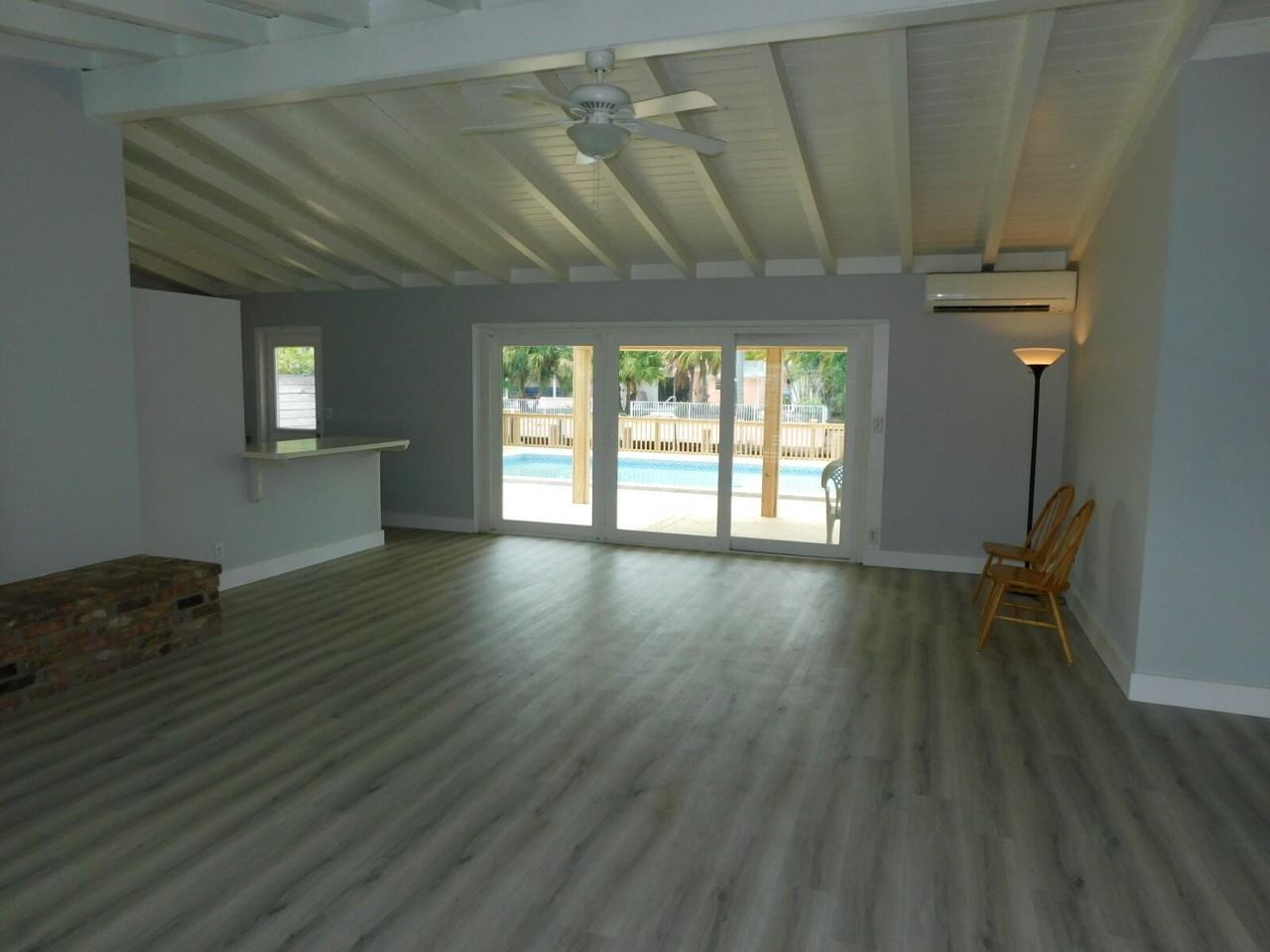 1721 Sw 5th St - Photo 7 of 36