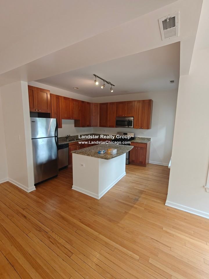4956 N Ridgeway Ave #1 - Photo 4 of 22
