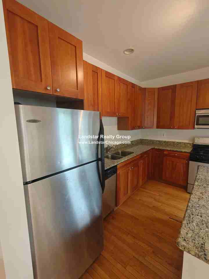 4956 N Ridgeway Ave #1 - Photo 5 of 22