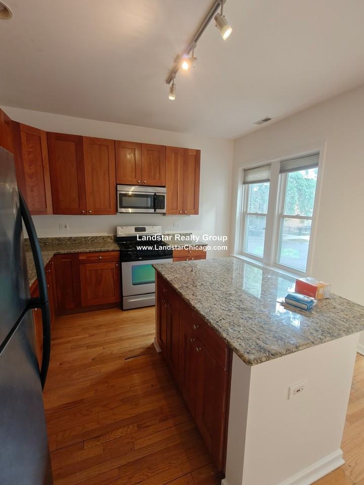 4956 N Ridgeway Ave #1 - Photo 6 of 22