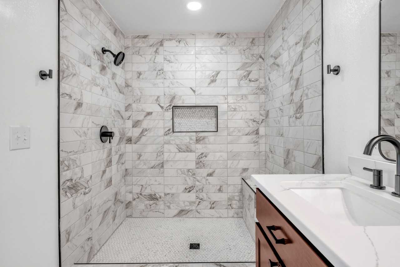 636 E Lea Ter #1 - Photo 6 of 19