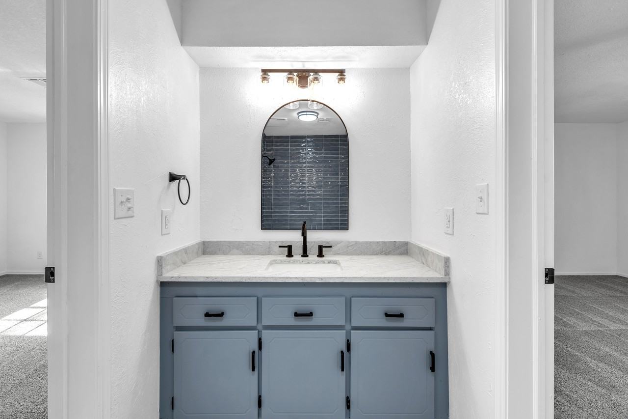 636 E Lea Ter #1 - Photo 7 of 19