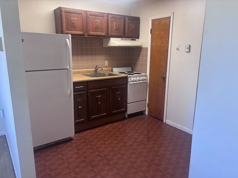 327 S 3rd St #42 - Photo 4 of 10