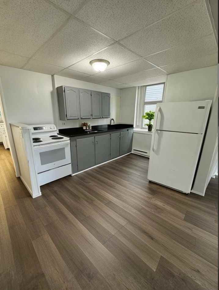 725 Front St #1 - Photo 3 of 12