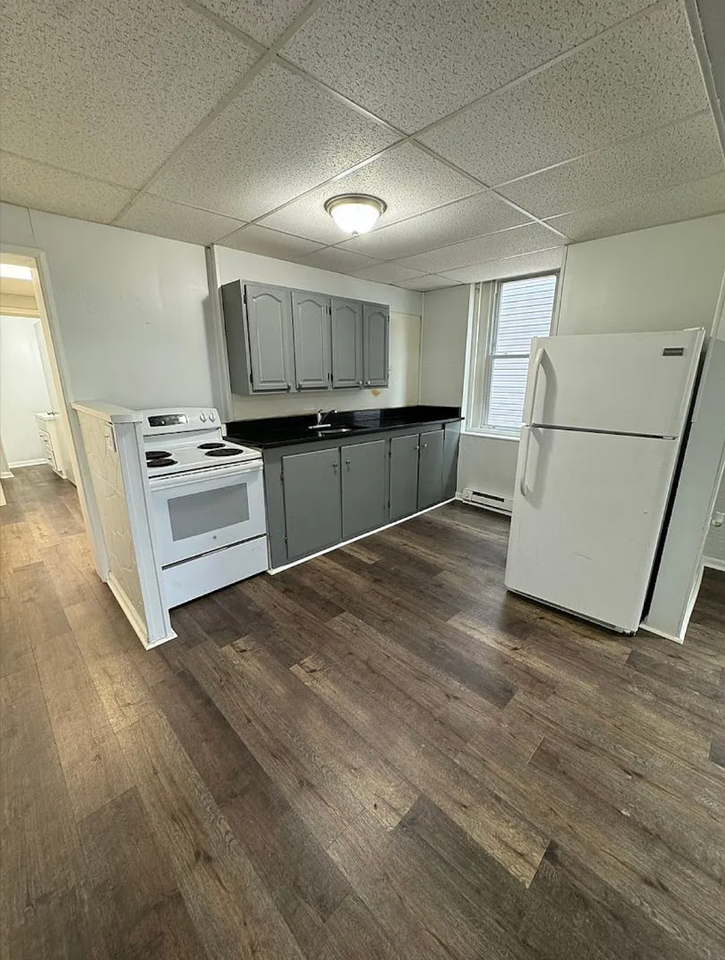 725 Front St #1 - Photo 4 of 12
