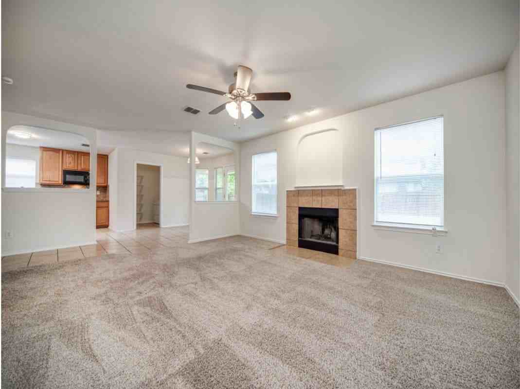 415 Diana Dr - Photo 3 of 13