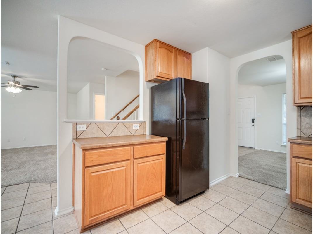 415 Diana Dr - Photo 6 of 13