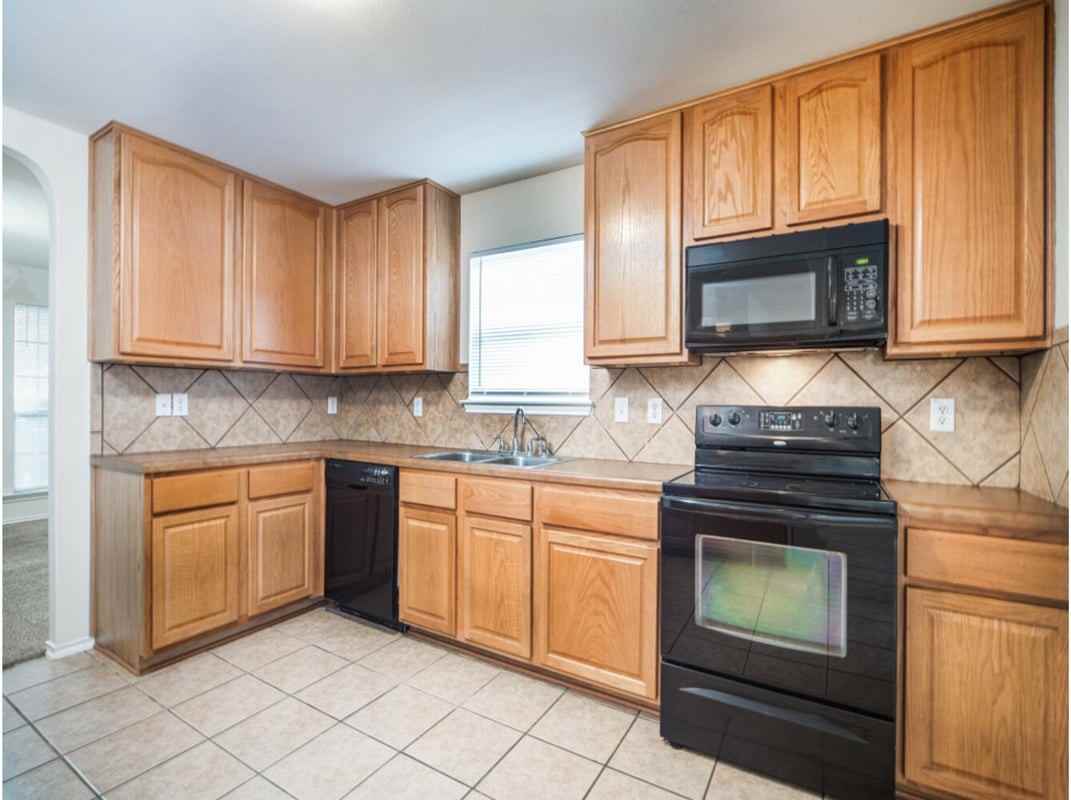 415 Diana Dr - Photo 7 of 13