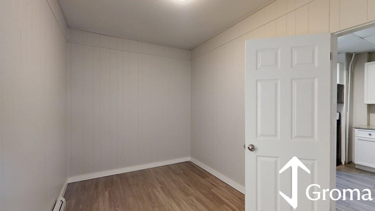 349 Chelsea St #2 - Photo 4 of 20