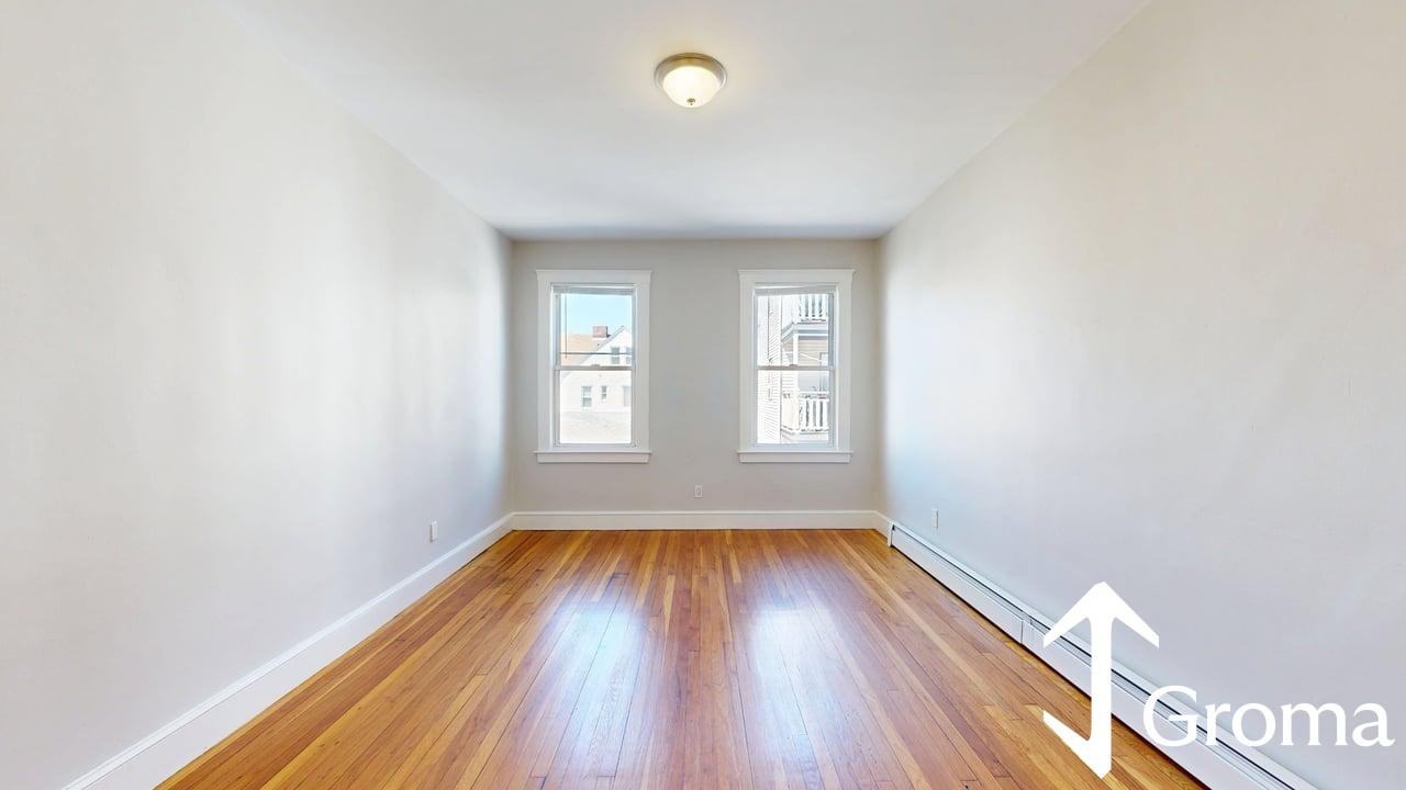 20 Morris St #2 - Photo 4 of 9