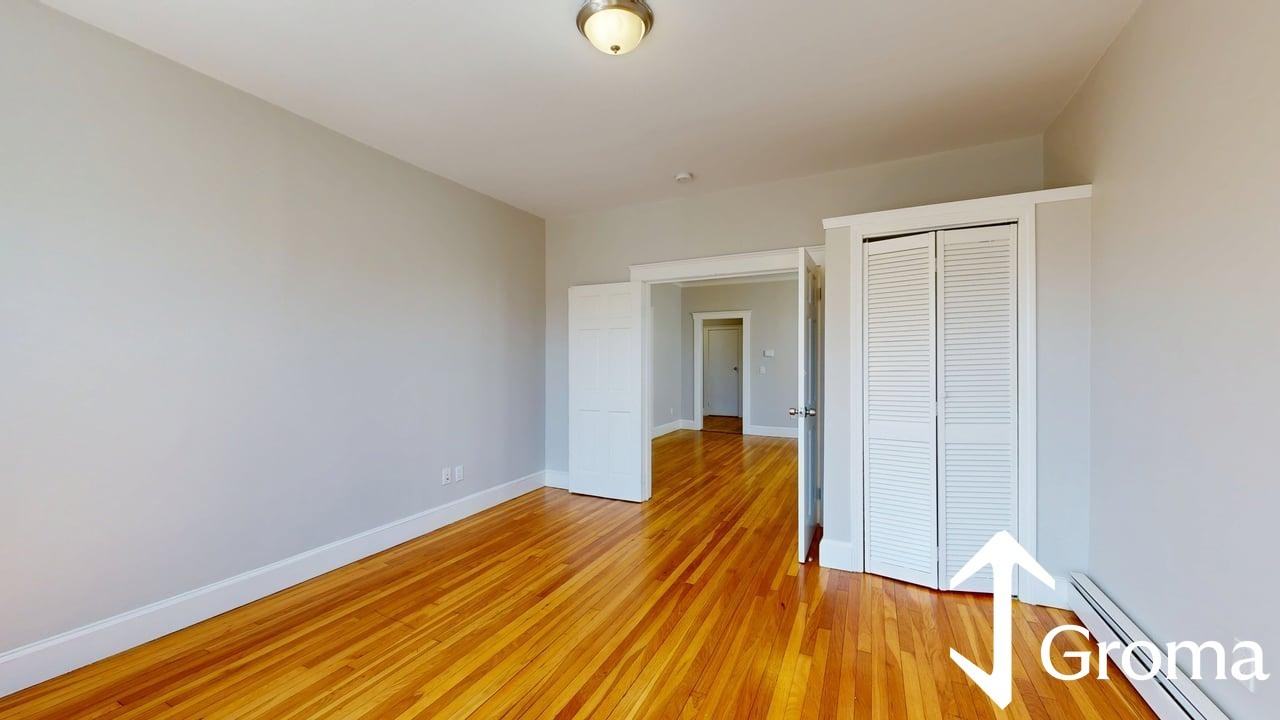 20 Morris St #2 - Photo 7 of 9