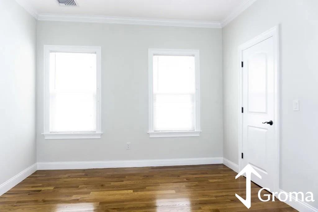12 Woodside Avenue9-11 Woodside Ave. #1 - Photo 3 of 10