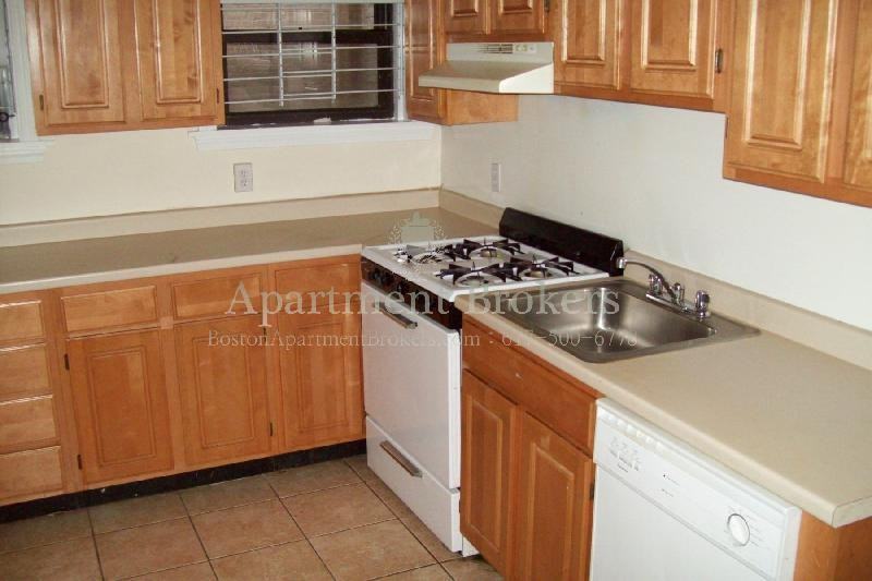 1134 Commonwealth Ave #1 - Photo 6 of 11