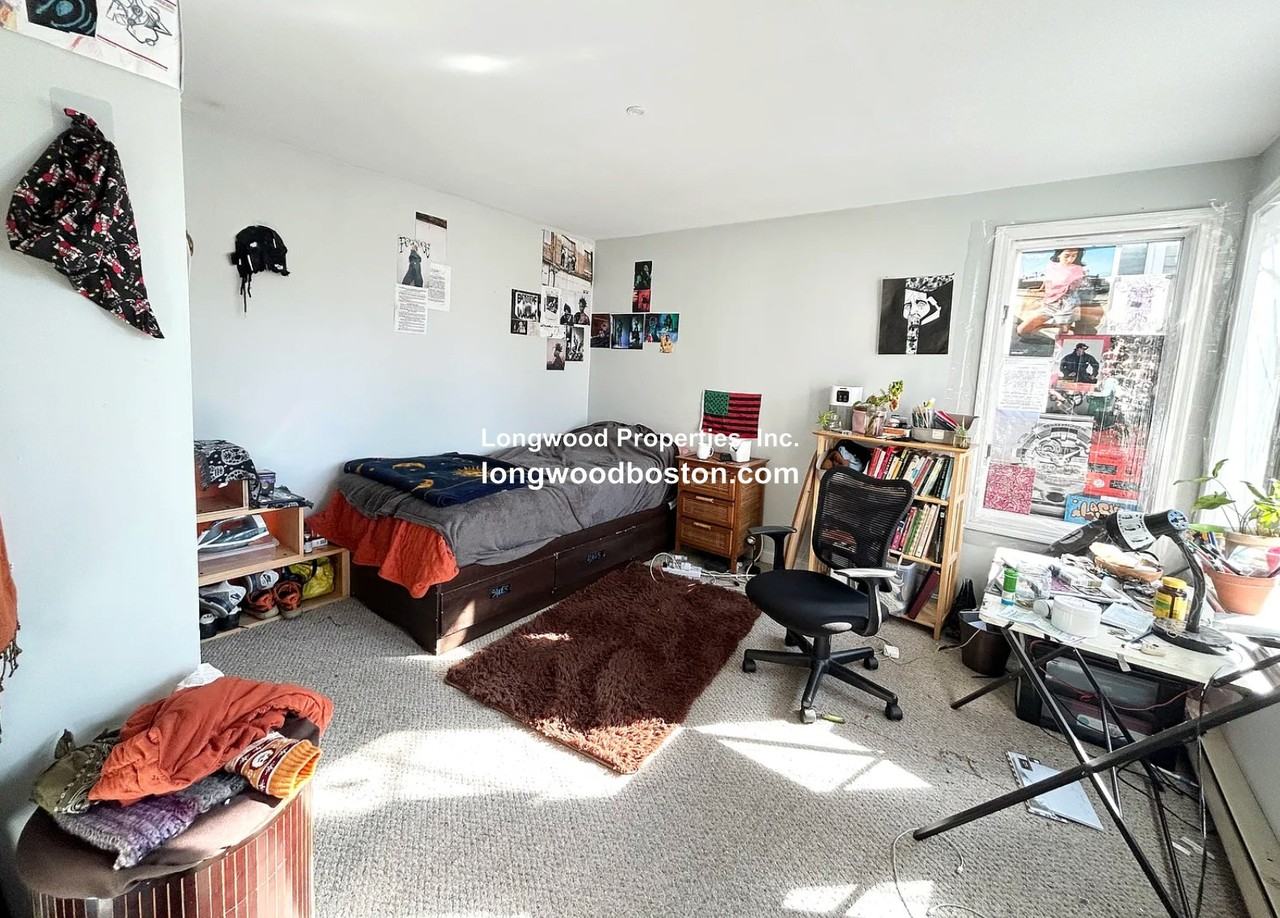 36 Lawn St #2 - Photo 4 of 6