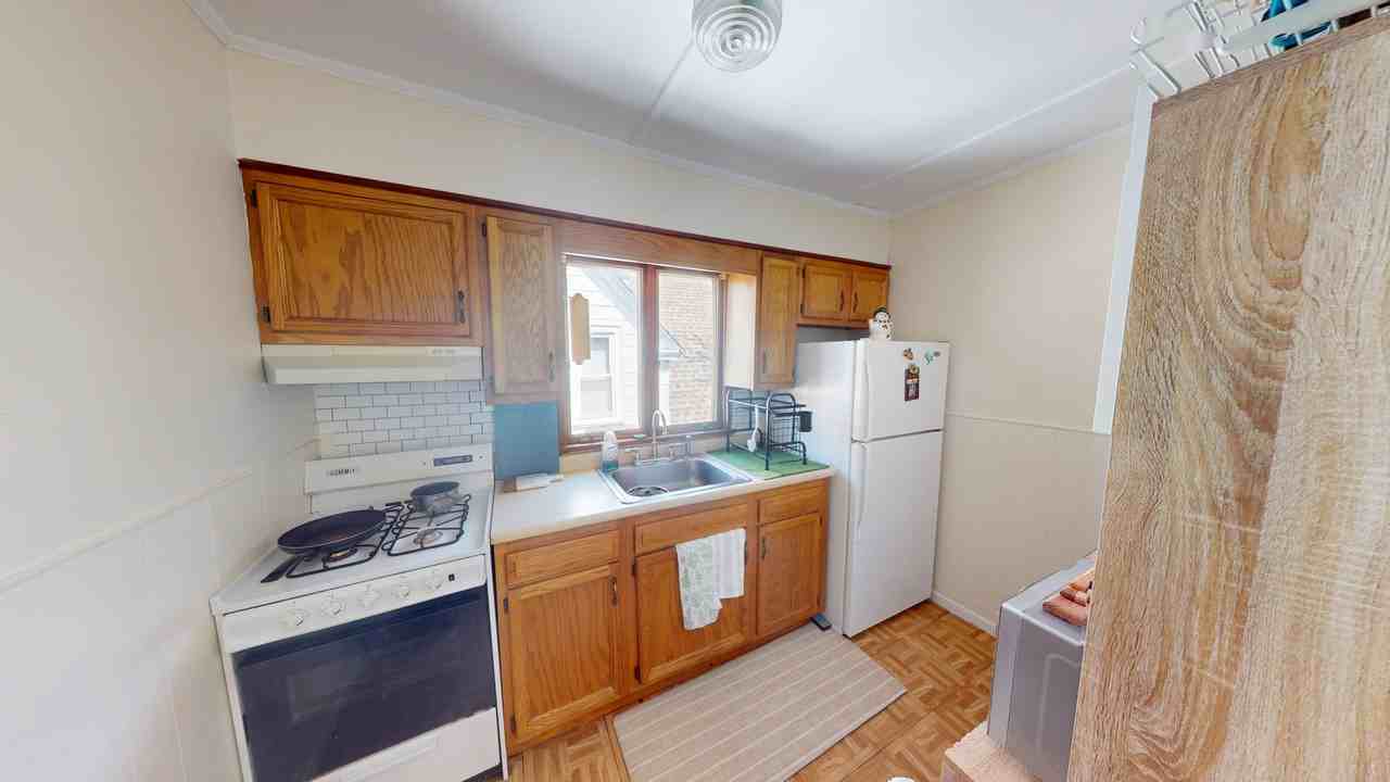 218 Parsons St #2 - Photo 3 of 7