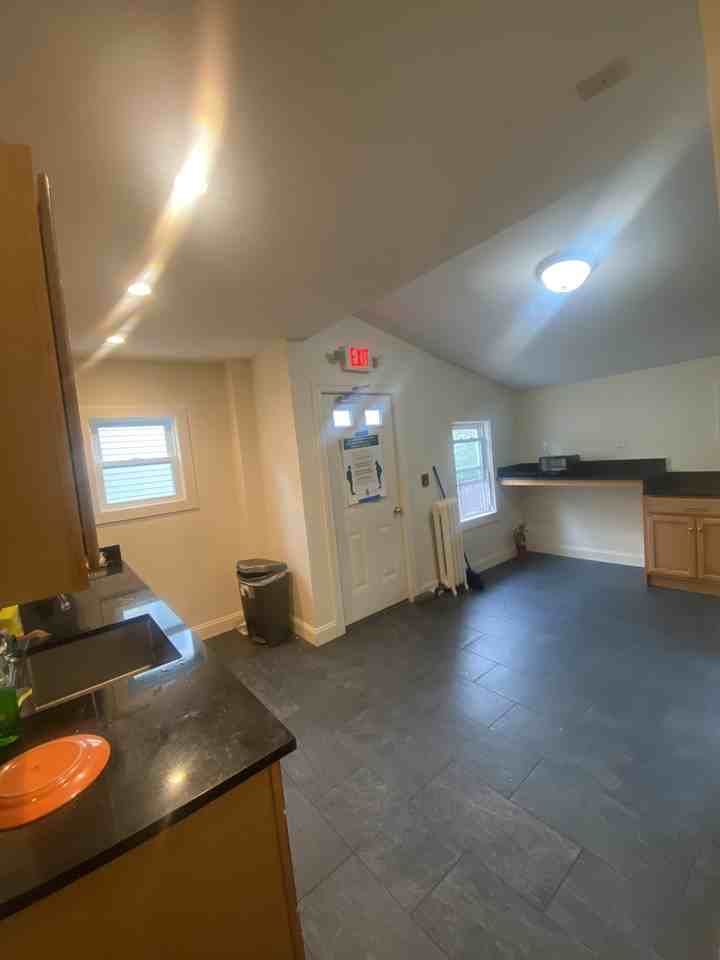 154 Auburn St #2 - Photo 6 of 15